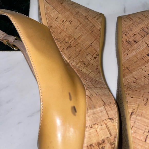 Stuart Weitzman Adobe Jean Patent Leather Peep Toe Wedge Slingback Sandal 10 - Picture 4 of 9